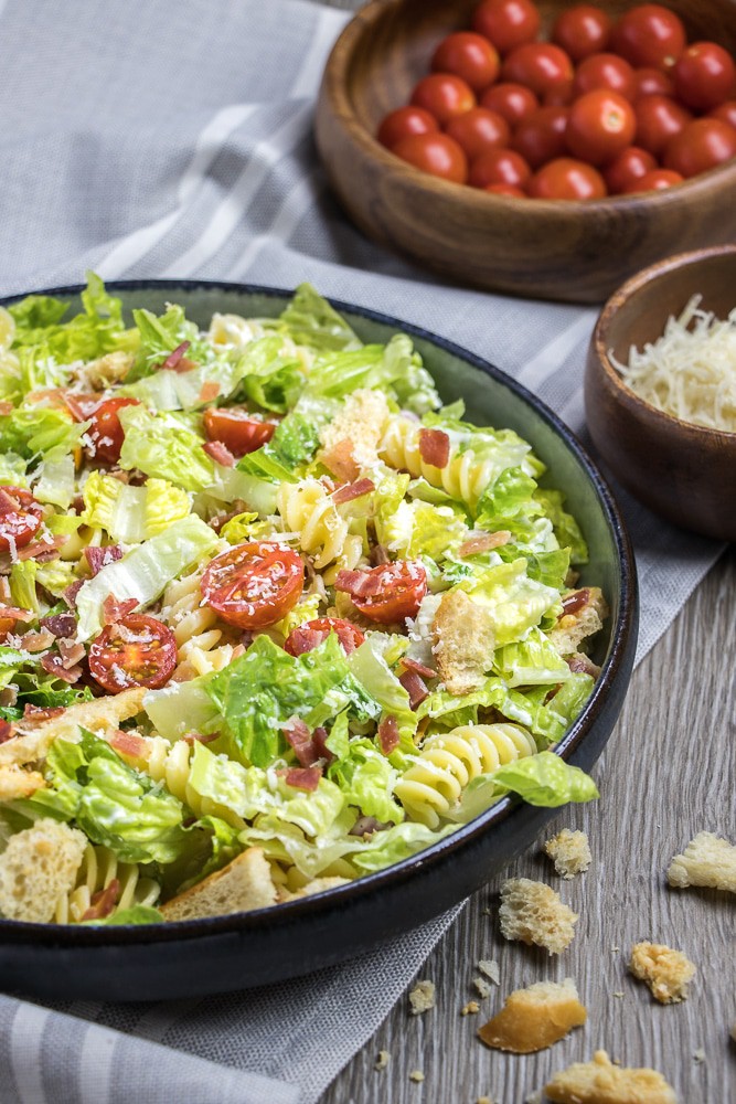 BLT Pasta Salad | Veronika's Kitchen